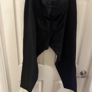 Women’s Avenue Capri Knit Black Pants